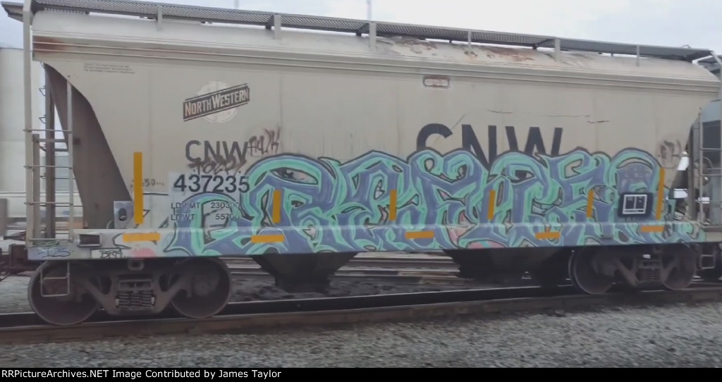 CNW 437235